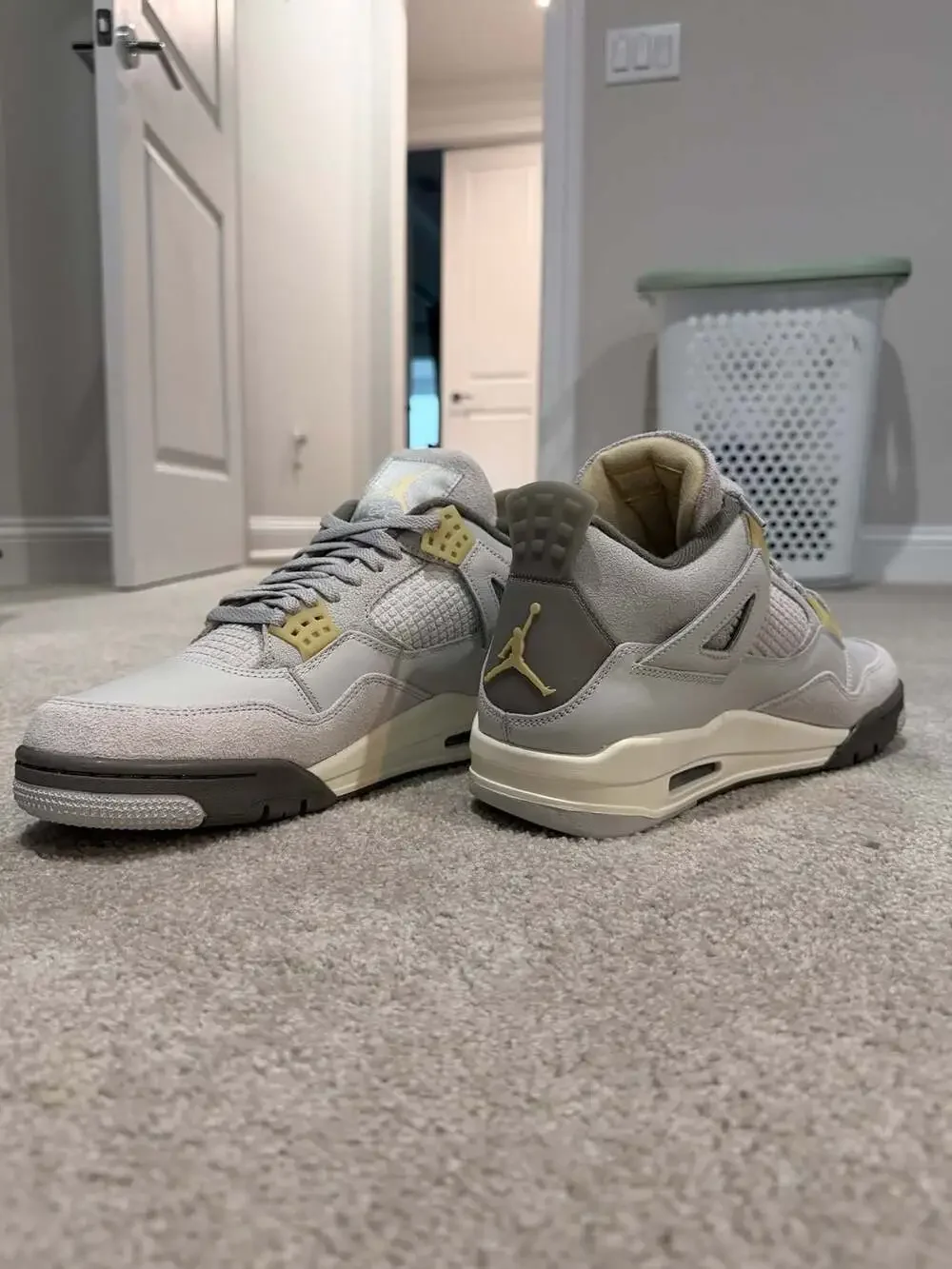 Brand New Jordan 4 Retro SE Craft Photon Dust Pale Vanilla Men's Size 11 - Dead
